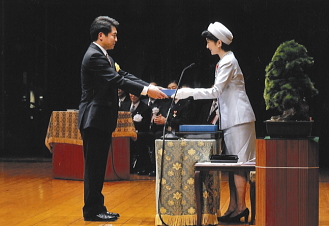 ���{�ԏ\���Ђ̖��_���قł�����H�{�� �I�q�l����L���͂����^����܂����B